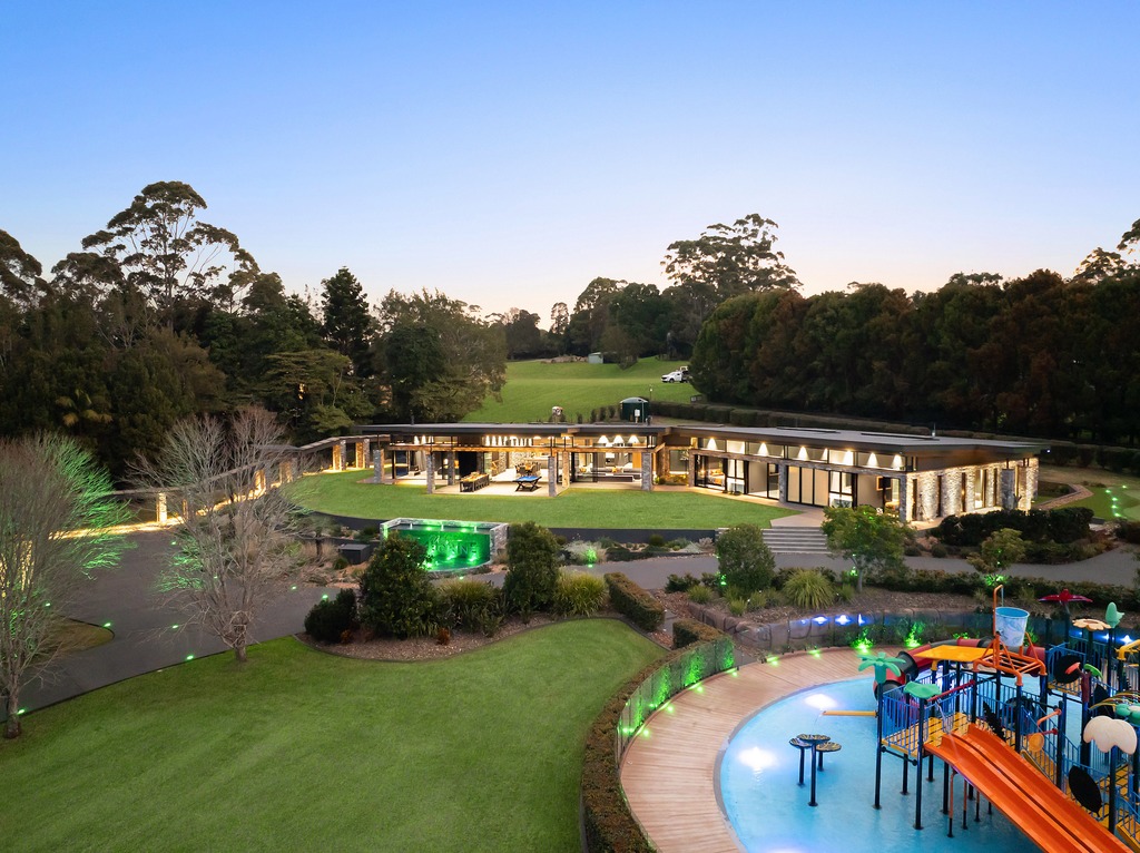 Unique, Luxury Mountain Estate With Holiday Resort Amenities